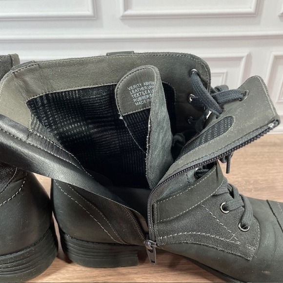 ABEO Verity Leather Combat/Moto Boots Lace Up Buckle Accent EUC Gray Size 9.5N - Picture 10 of 16